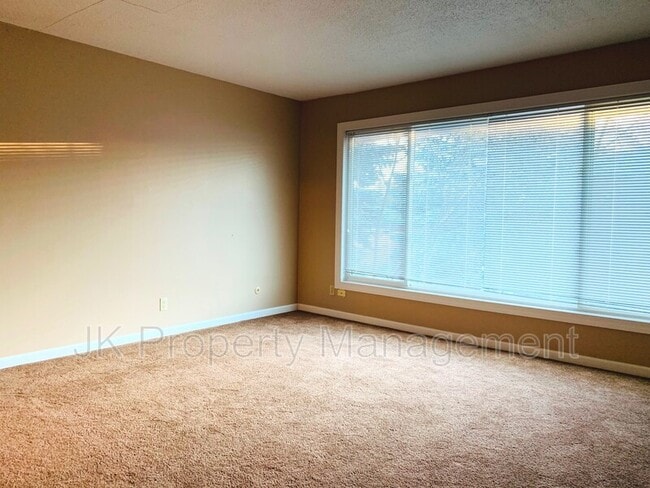 Building Photo - 4613 5th Ave S