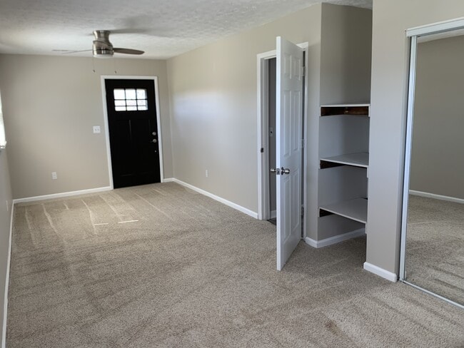 Building Photo - 543 Eden Rd