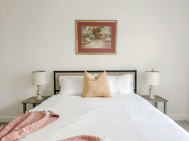 Foto del edificio - 1071 Clayton Ln