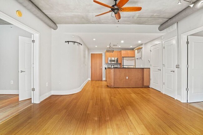 Foto del edificio - Logan Circle Loft with Garage Parking!