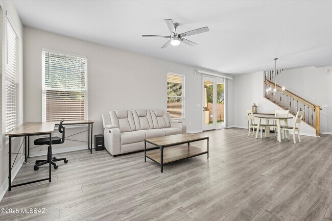 Foto del edificio - 2732 N Neruda Ln