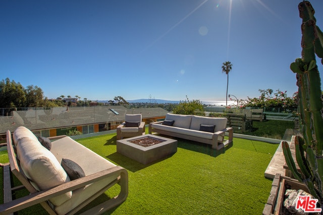 Building Photo - 1239 Las Pulgas Rd