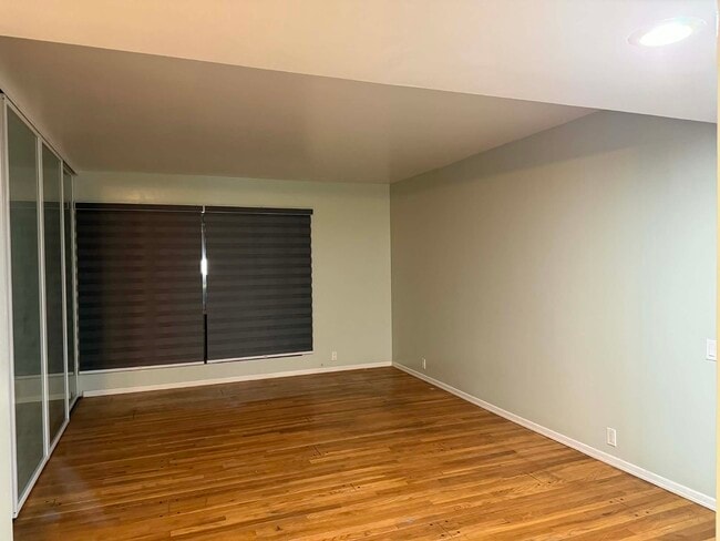 Foto del edificio - 3200 S Sepulveda Blvd