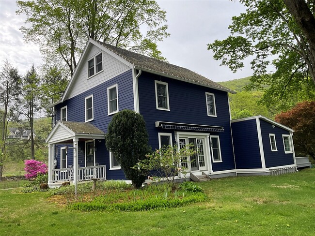 Foto del edificio - 55 Manitou Station Rd