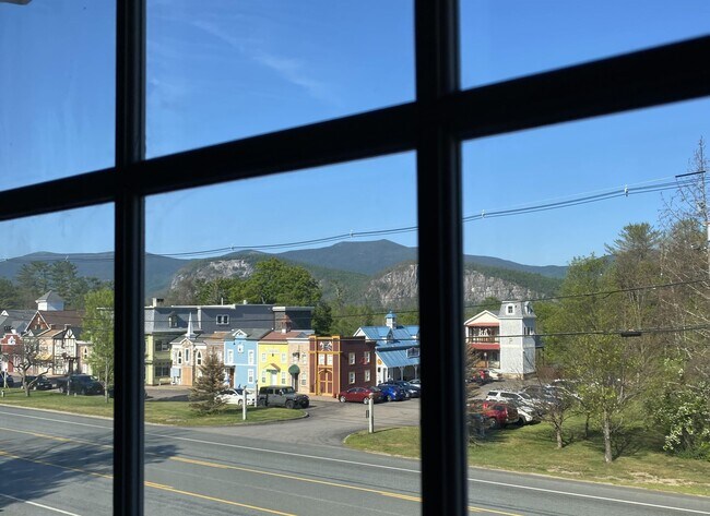 Foto del edificio - 3465 White Mountain Hwy