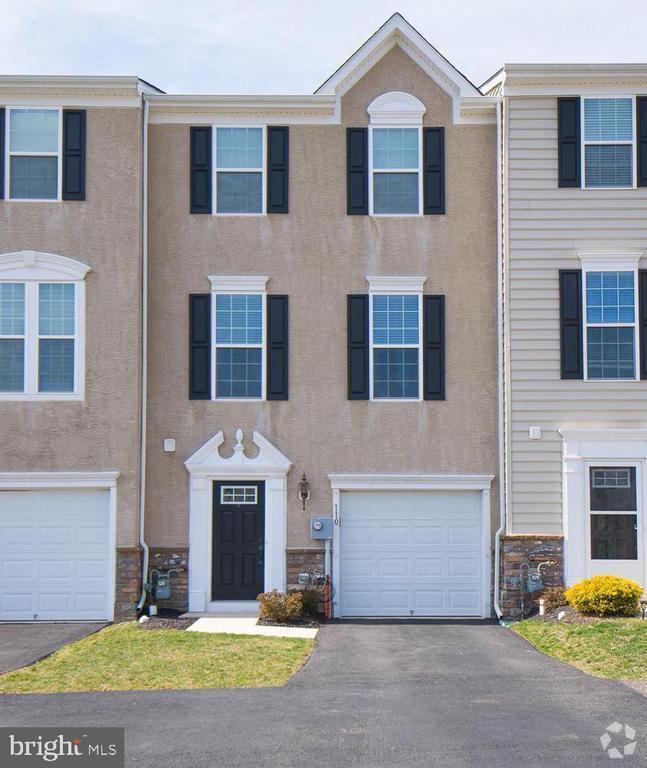 Building Photo - 110 Topaz Dr