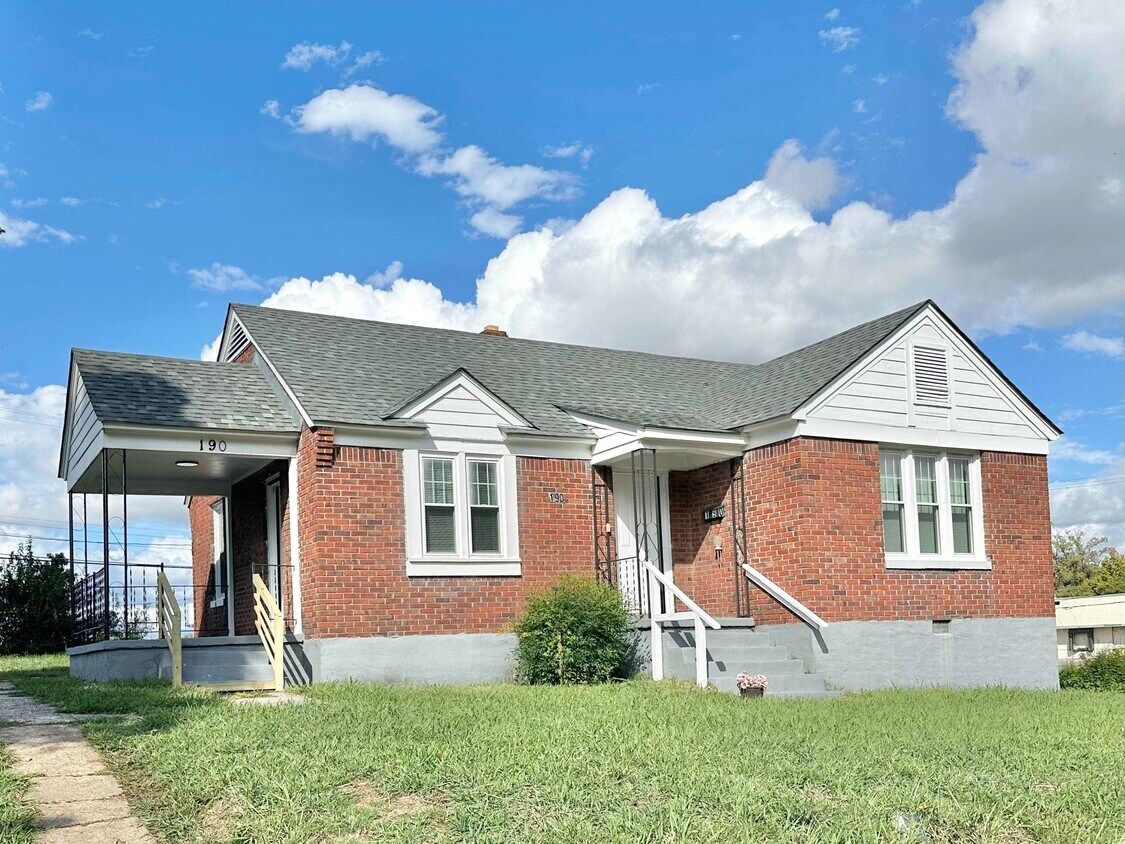 Foto principal - 190 E Fernwood Ave