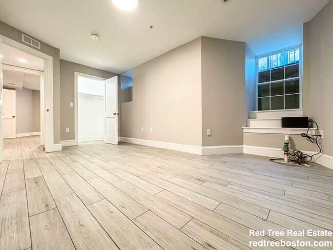 Building Photo - 53 Savin Hill Ave