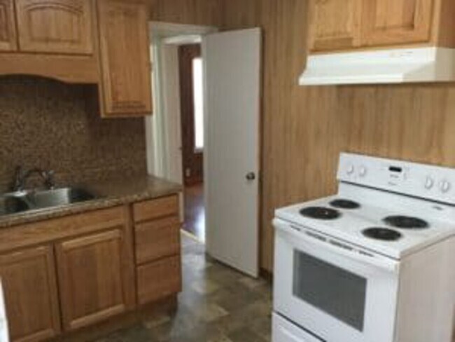 Building Photo - 2340 East North Street