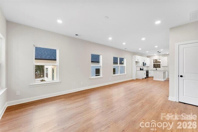 Foto del edificio - 1558 7th Ave Dr SW