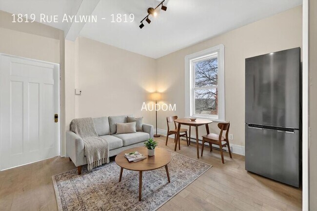 Photo du bâtiment - 1819 Rue Aylwin