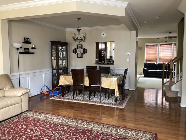 Building Photo - 3 br, 3.5 bath Townhome - 13176 Fox Hunt Ln
