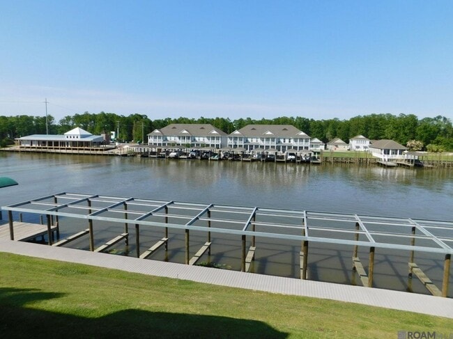 Building Photo - 12386 River Highlands Dr