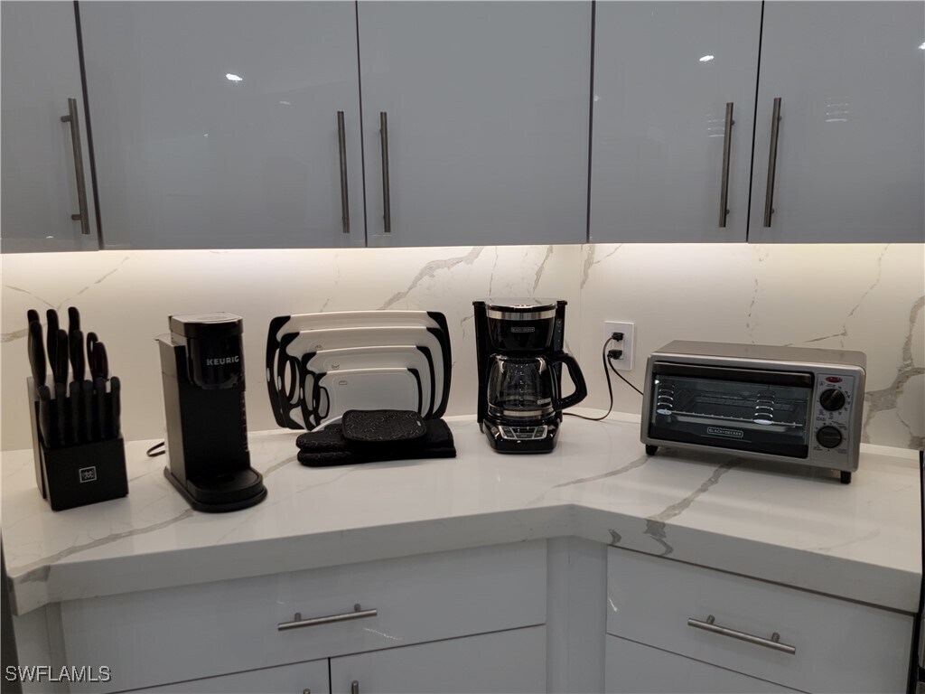 Foto del edificio - 237 SW 47th St