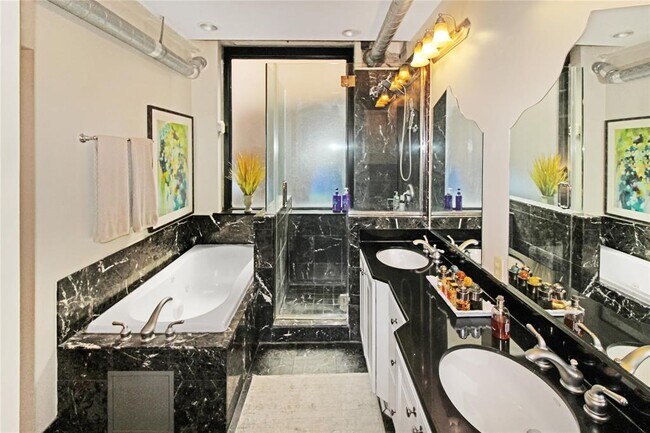 Foto del edificio - 711 Main St