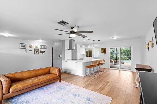 Foto del edificio - 1039 NW 8th St