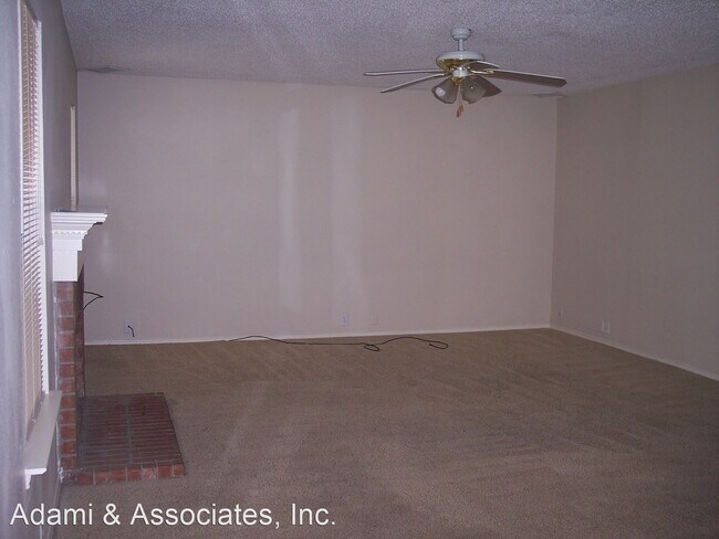 Foto del edificio - 4 br, 2.5 bath House - 1004 Springcreek Drive