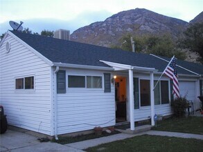 Building Photo - 1071 E 150 N