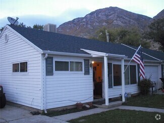 Building Photo - 1071 E 150 N