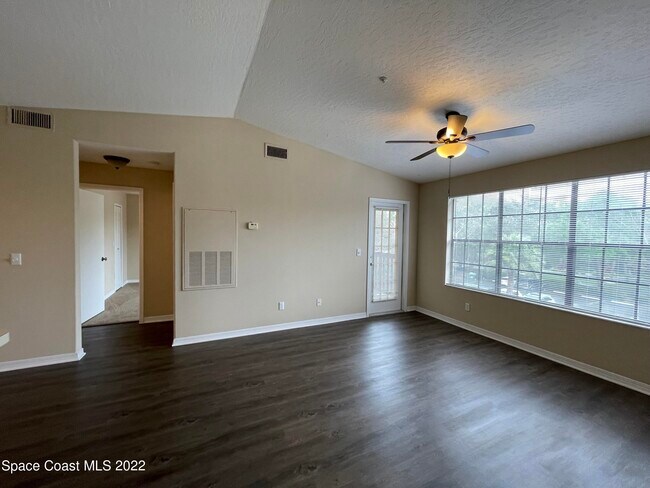Foto del edificio - 7667 N Wickham Rd