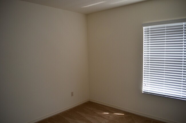 Foto del edificio - 4905 Terrapin Blvd