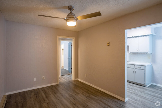 1HAB, 1BA - 550 ft² - Lacarolyn Apartments