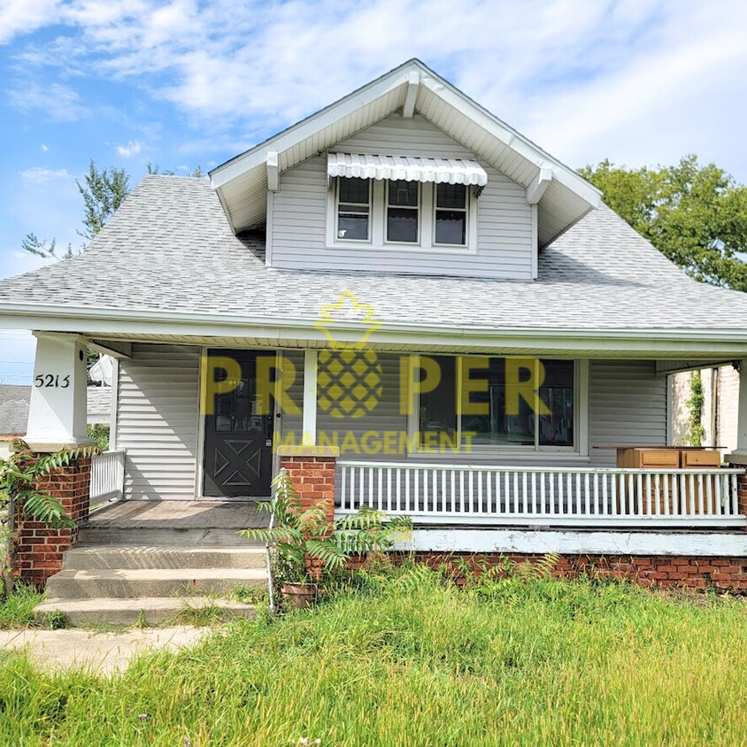 Foto principal - 4 bedrooms 1 bathrooms house for rent