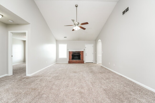 Building Photo - 1520 Julianna Dr