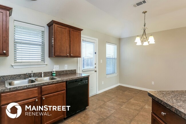 Foto del edificio - 3428 Heatherbend St