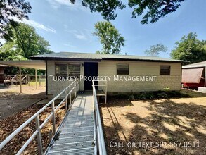 Building Photo - 6407 Pecan Ave