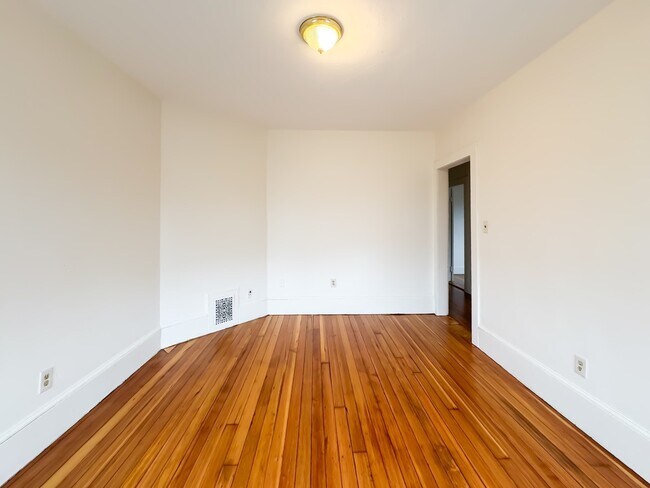 Foto del edificio - 620 River St