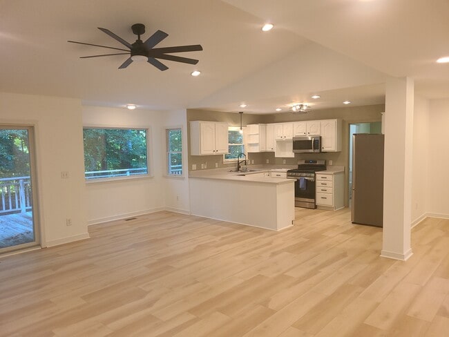 Building Photo - 111 Oyster Cove Lndg