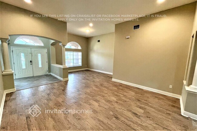 Foto del edificio - 1845 Beaconsfield Dr