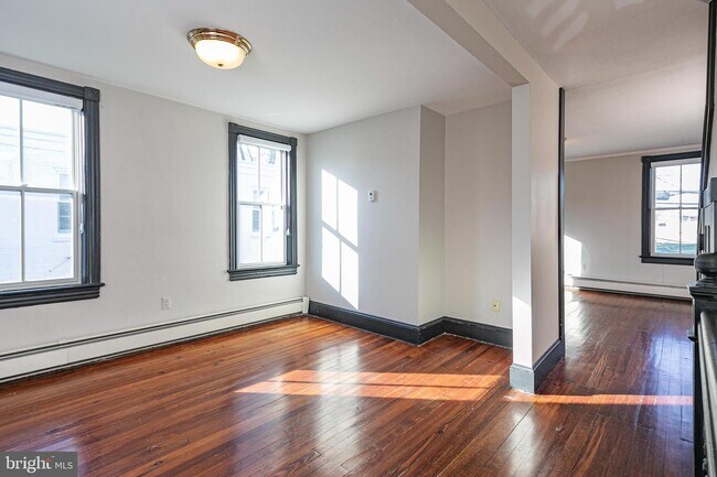 Building Photo - 357-359 Nassau St