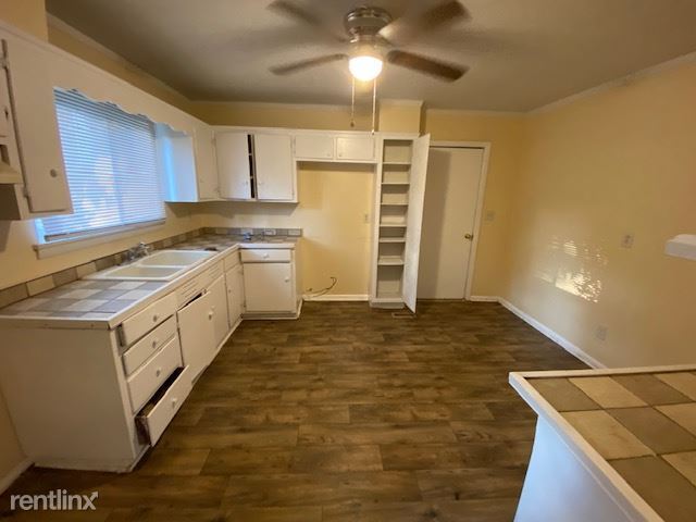 Foto del edificio - 3 br, 1 bath House - 308 13th Avenue North...