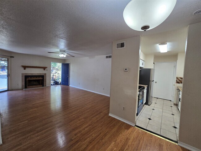 Foto del edificio - 9797 Leawood Blvd