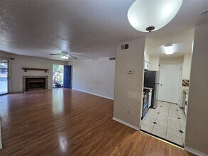 Building Photo - 9797 Leawood Blvd