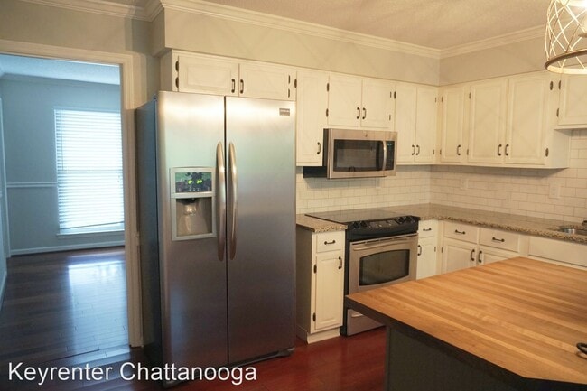 Building Photo - 4 br, 2.5 bath House - 2949 Old Britain Ci...