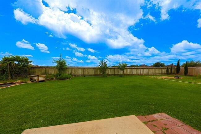Foto del edificio - 140 Avery Springs Ln