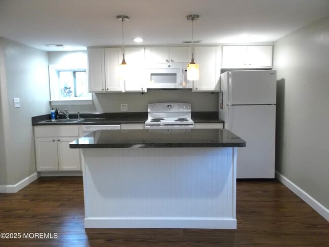 Foto del edificio - 278 Ridge Rd