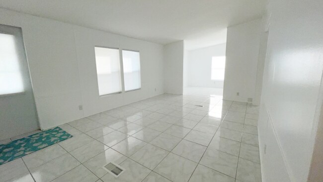 Foto del edificio - 4727 SE Balsawood Terrace