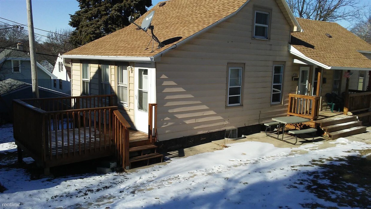 Primary Photo - 8720 W Mitchell St