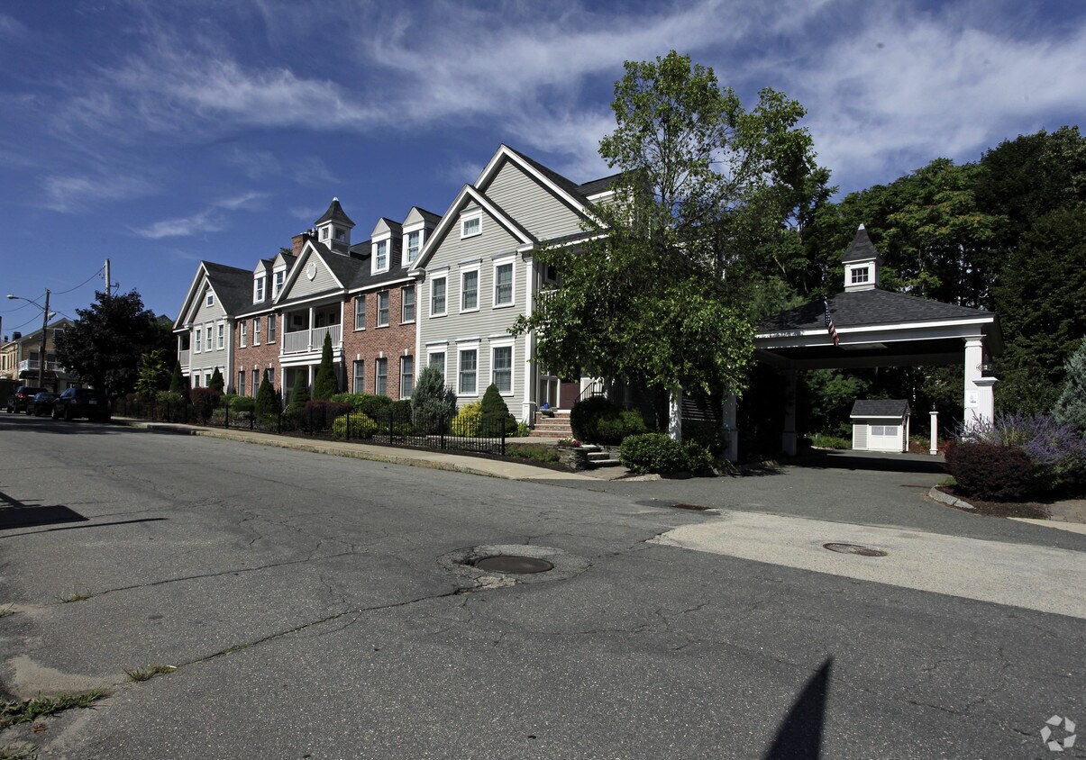 Compasss Point Condominiums Apartments in Newburyport, MA