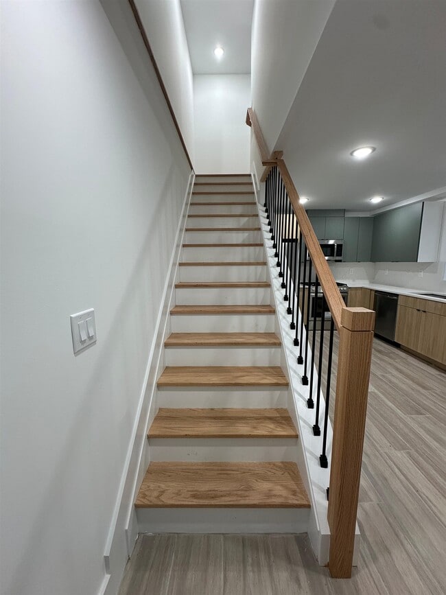 Building Photo - 59 Waverly St