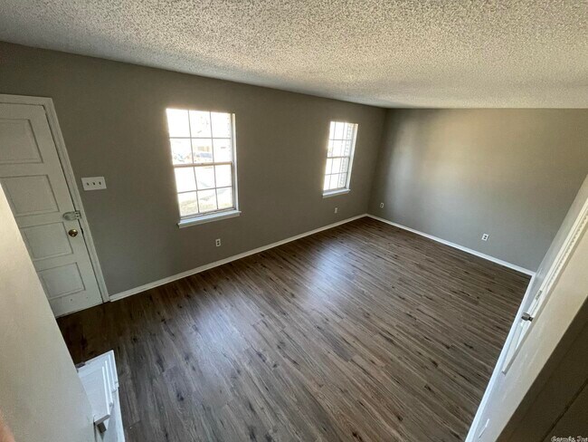 Building Photo - 8917 Tanya Dr