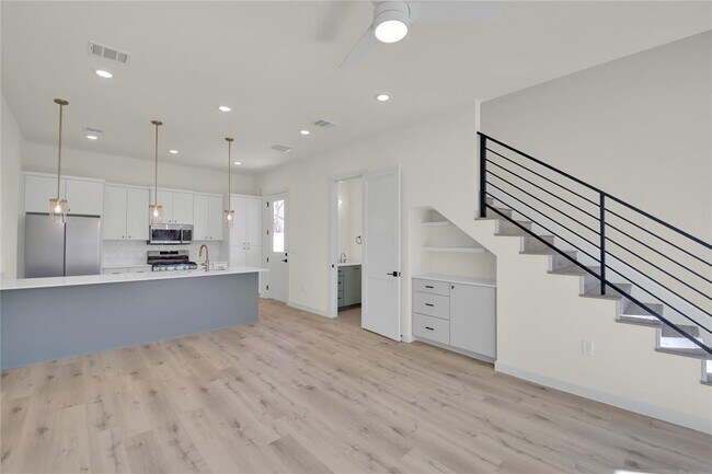 Foto del edificio - 6802 Montana St