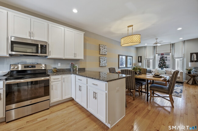 Foto del edificio - 35 Eden Ave