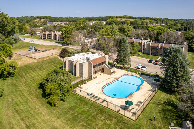 Building Photo - Sherwood Forest Apartments