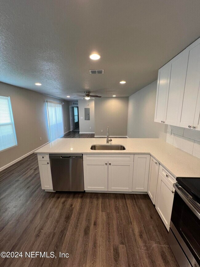 Building Photo - 7249 Arlet Dr