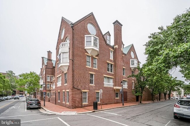 Building Photo - 125 N Lee St